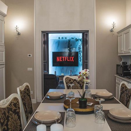 Belvedere Luxury Apartment, View On The Lucca Walls Εξωτερικό φωτογραφία