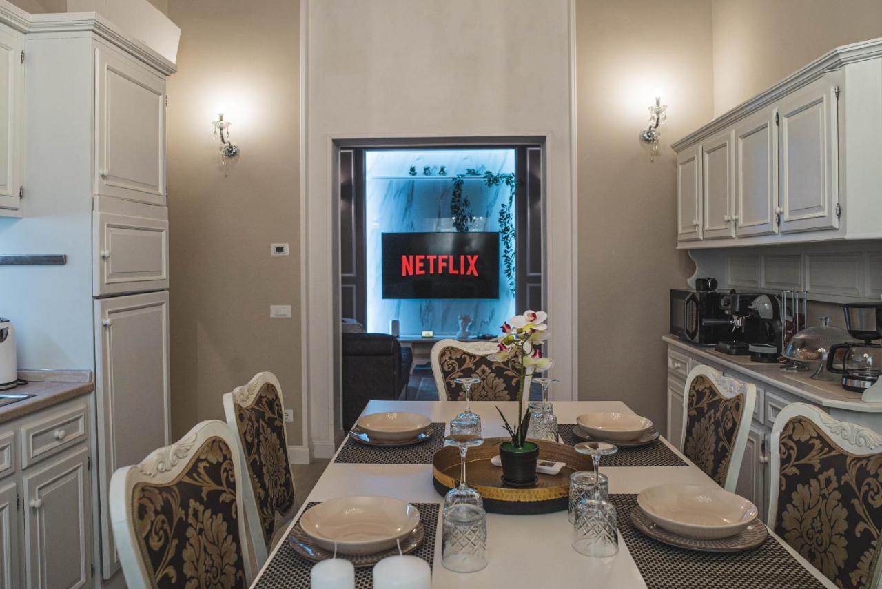 Belvedere Luxury Apartment, View On The Lucca Walls Εξωτερικό φωτογραφία